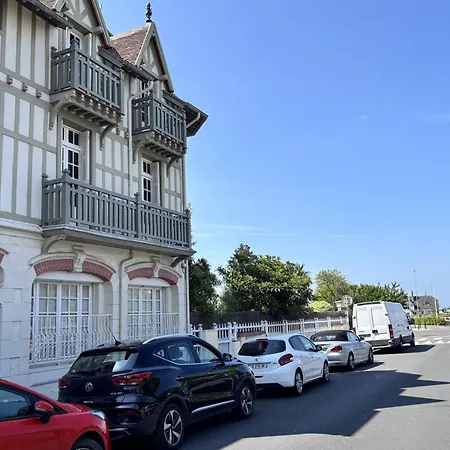 La Mirabeau