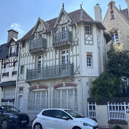 La Mirabeau *